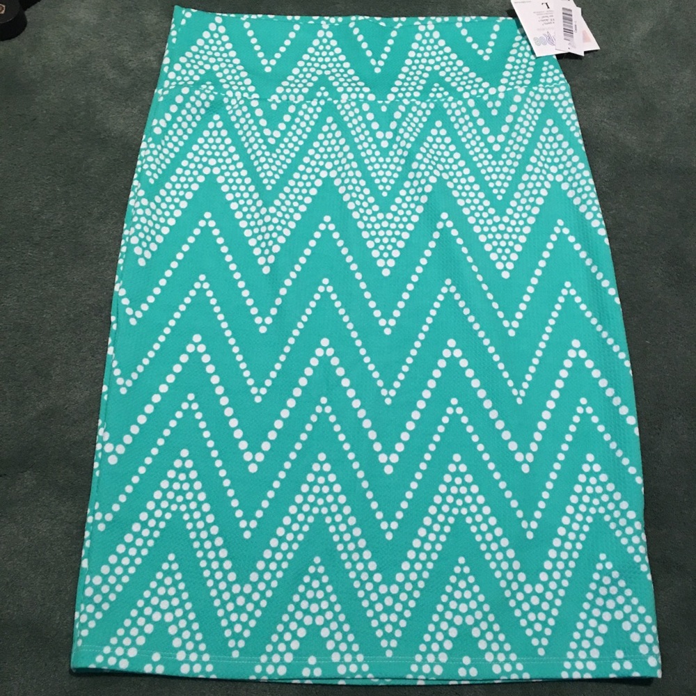 BNWT LuLaRoe Cassie pencil skirt